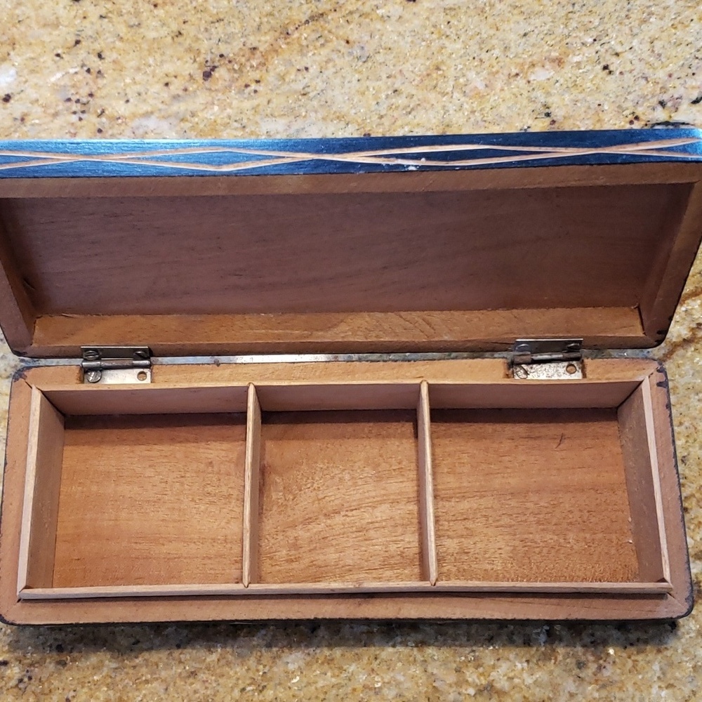 Vintage Carved Wooden Trinket Box from St. Marteen - Picture 14 of 16